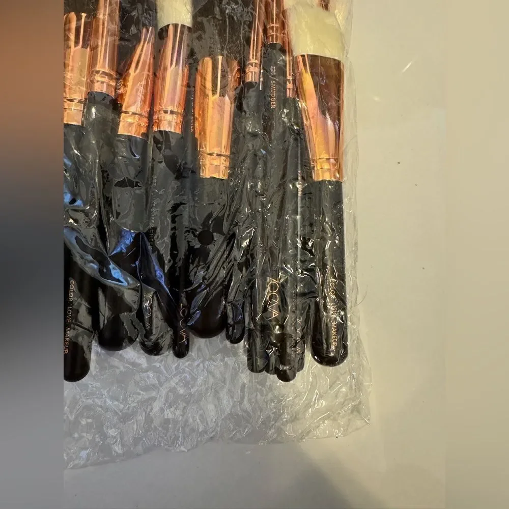 Mixed make-up brushes #16